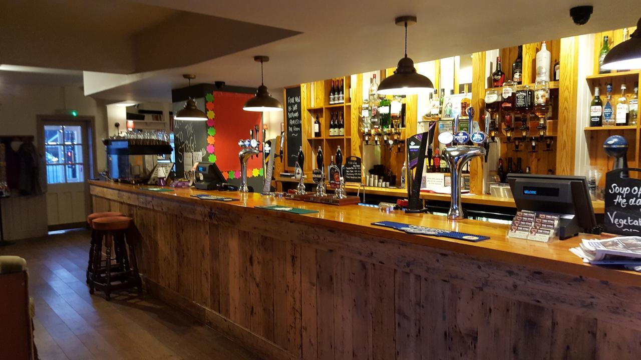Hotel The Stag à Northwood  Extérieur photo