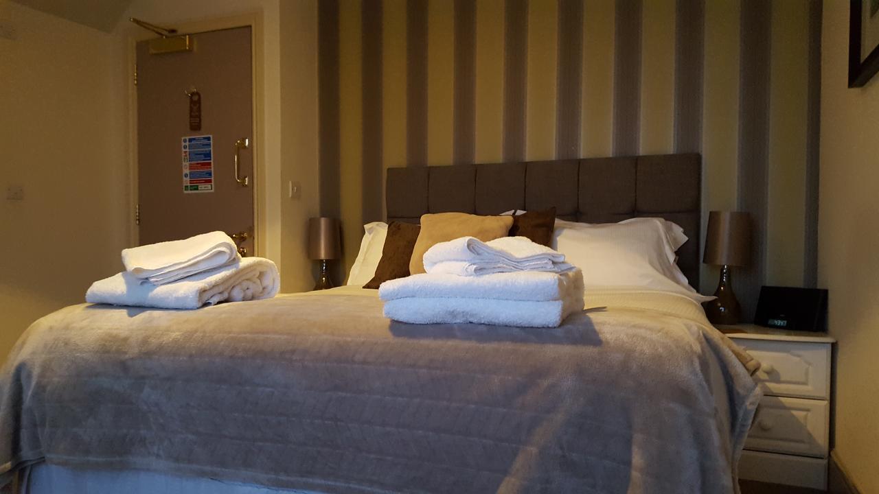 Hotel The Stag à Northwood  Extérieur photo