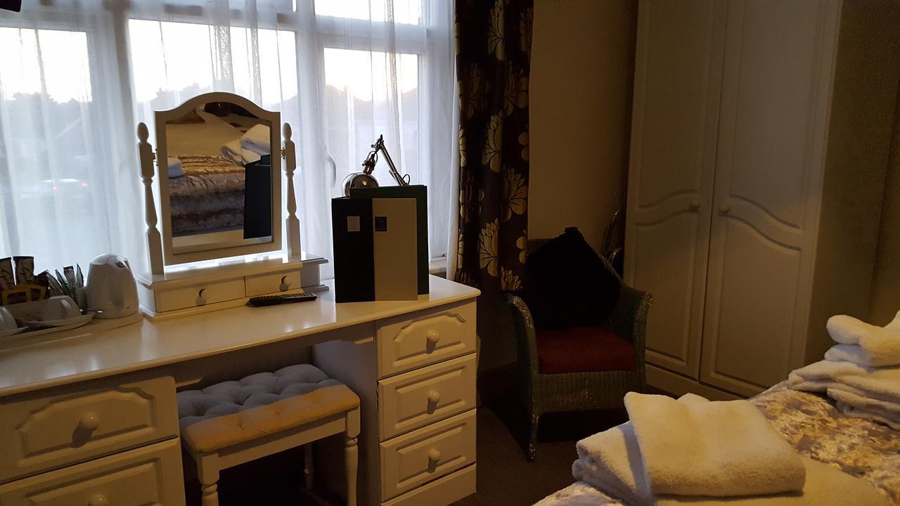 Hotel The Stag à Northwood  Extérieur photo