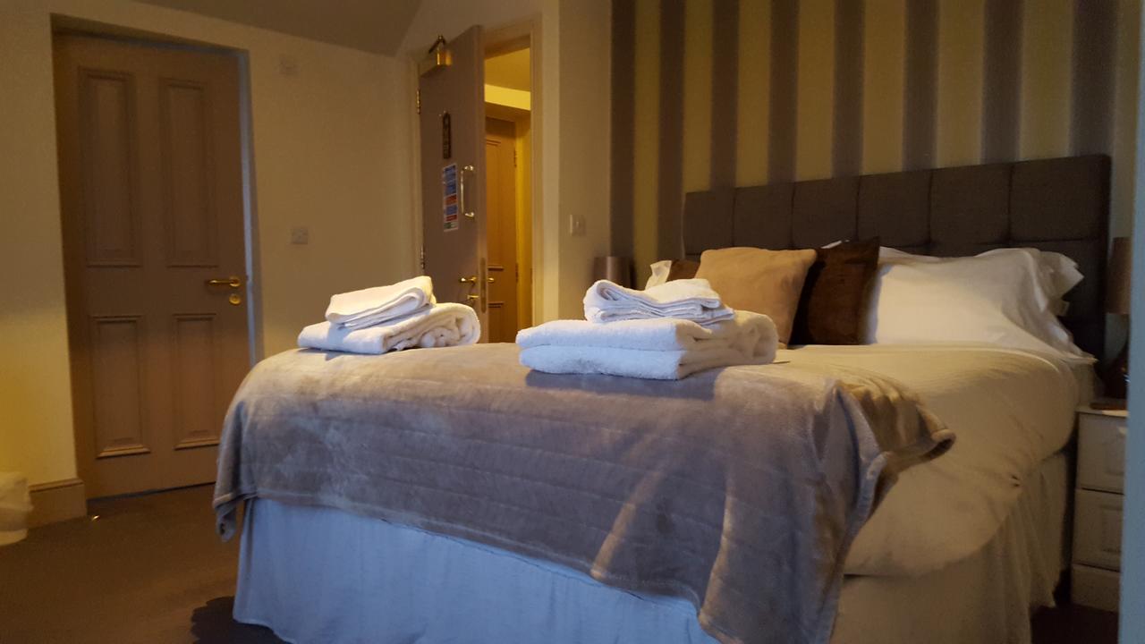 Hotel The Stag à Northwood  Extérieur photo