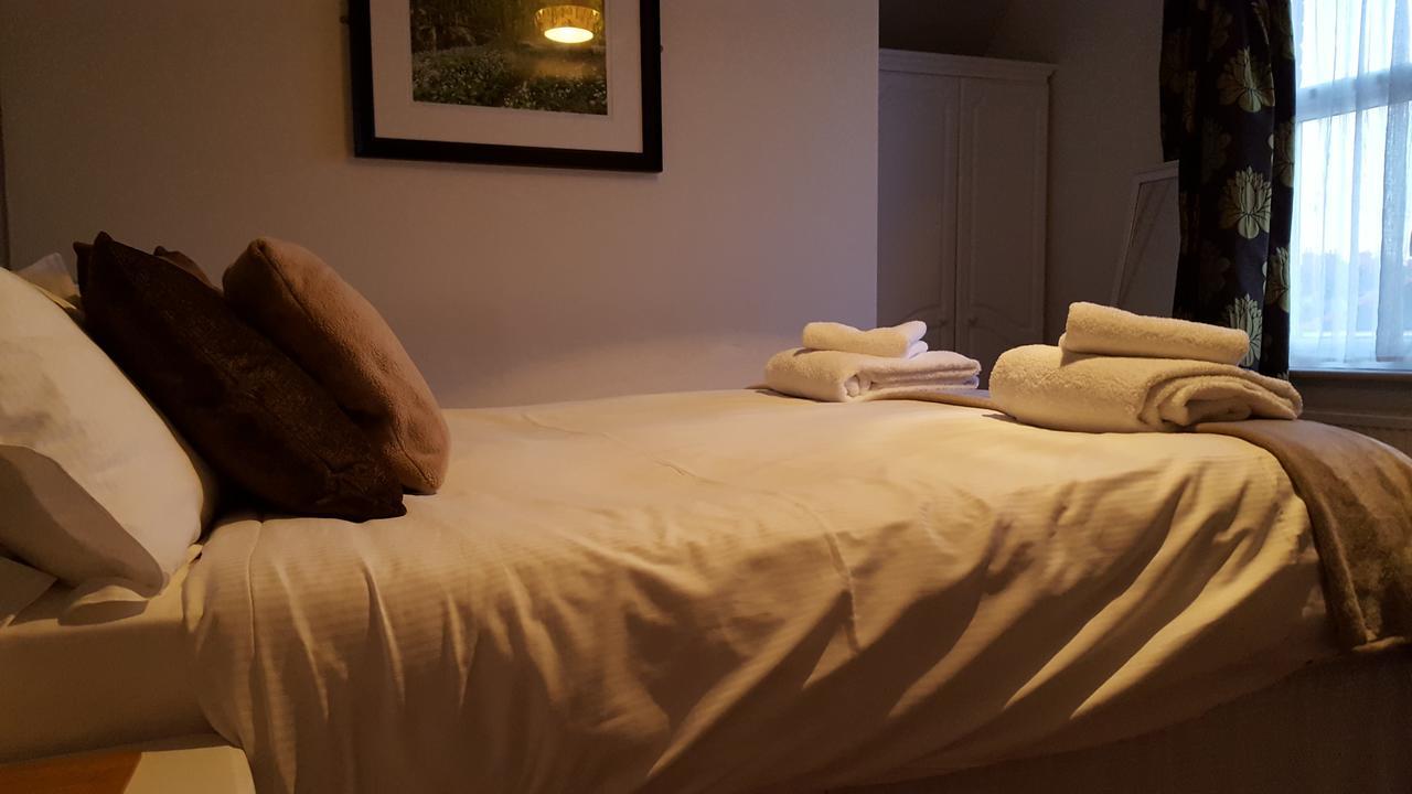 Hotel The Stag à Northwood  Extérieur photo