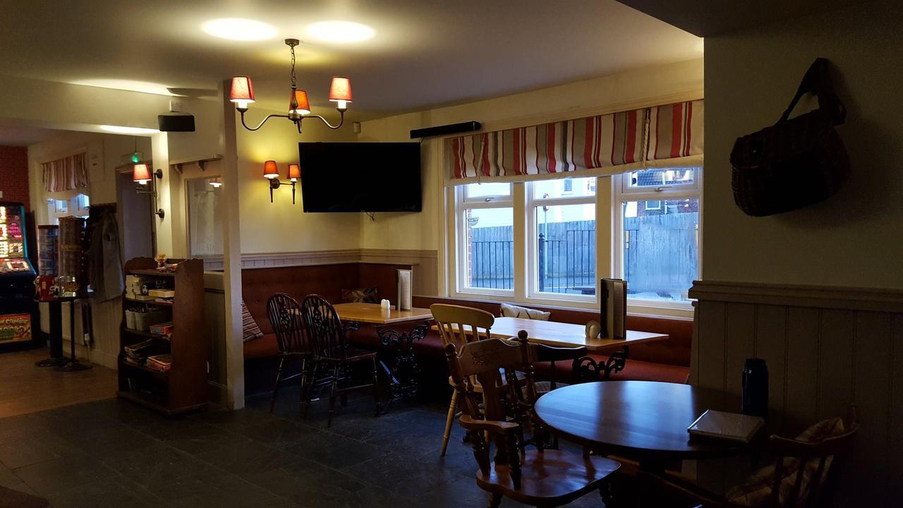 Hotel The Stag à Northwood  Extérieur photo